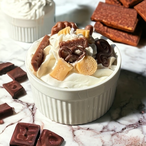 ⚠️SALE Candle // Handmade Chocolate And Pretzel Soy Wax Candle SEND OFFERS🥳 - Picture 4 of 5